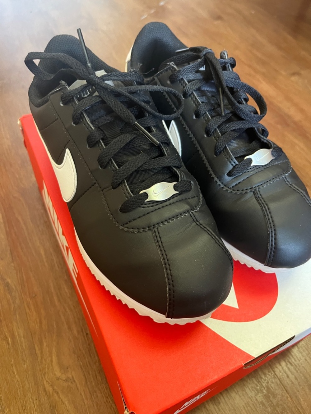 Nike Black White Swoosh Retro Runner Sneakers